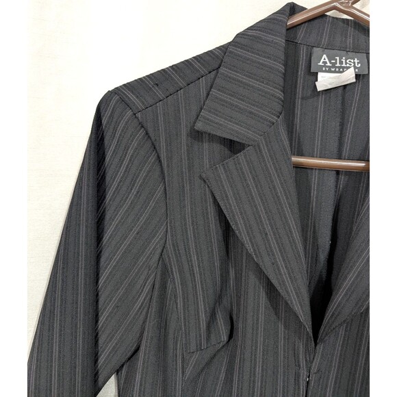 Women's Blazer Size 7/8 Black Pinstriped Hooks Front Tie Belt Long Sleeve Career - Picture 14 of 16